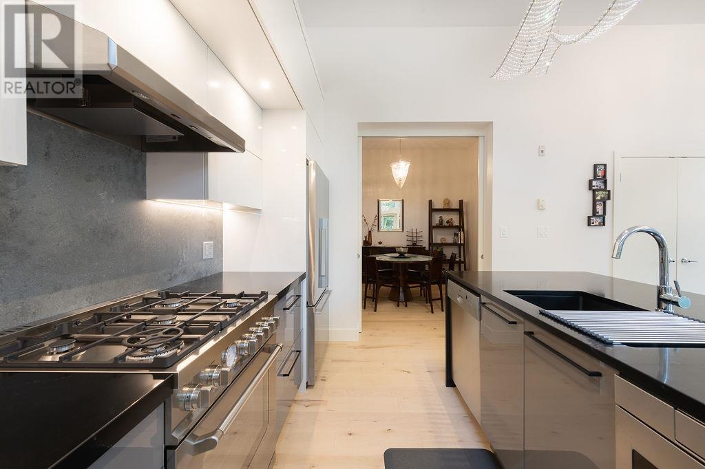 5952 CHANCELLOR MEWS, Vancouver
