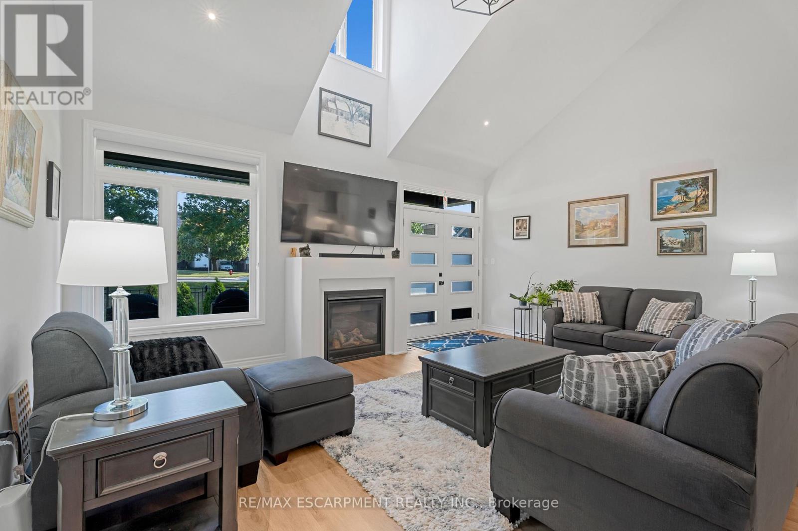 Single Family House for Sale in  WELCH LANE Hamilton (Mountview) 
