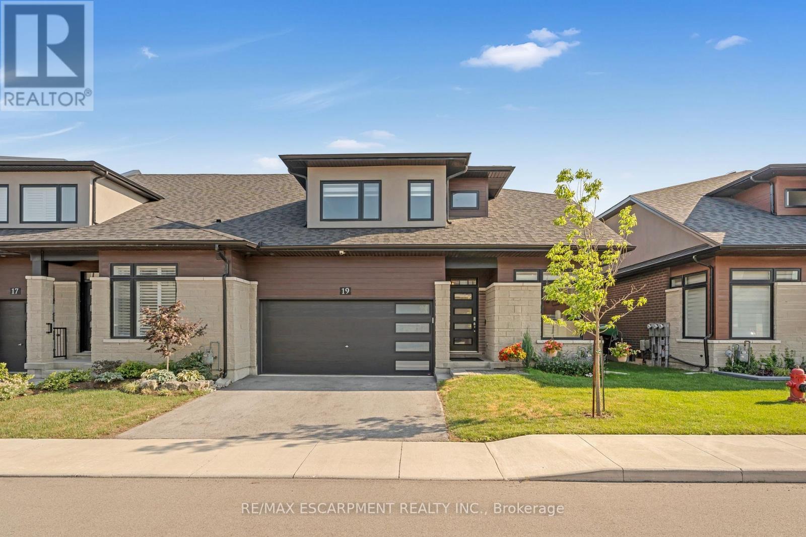 Single Family House for Sale in  WELCH LANE Hamilton (Mountview) 