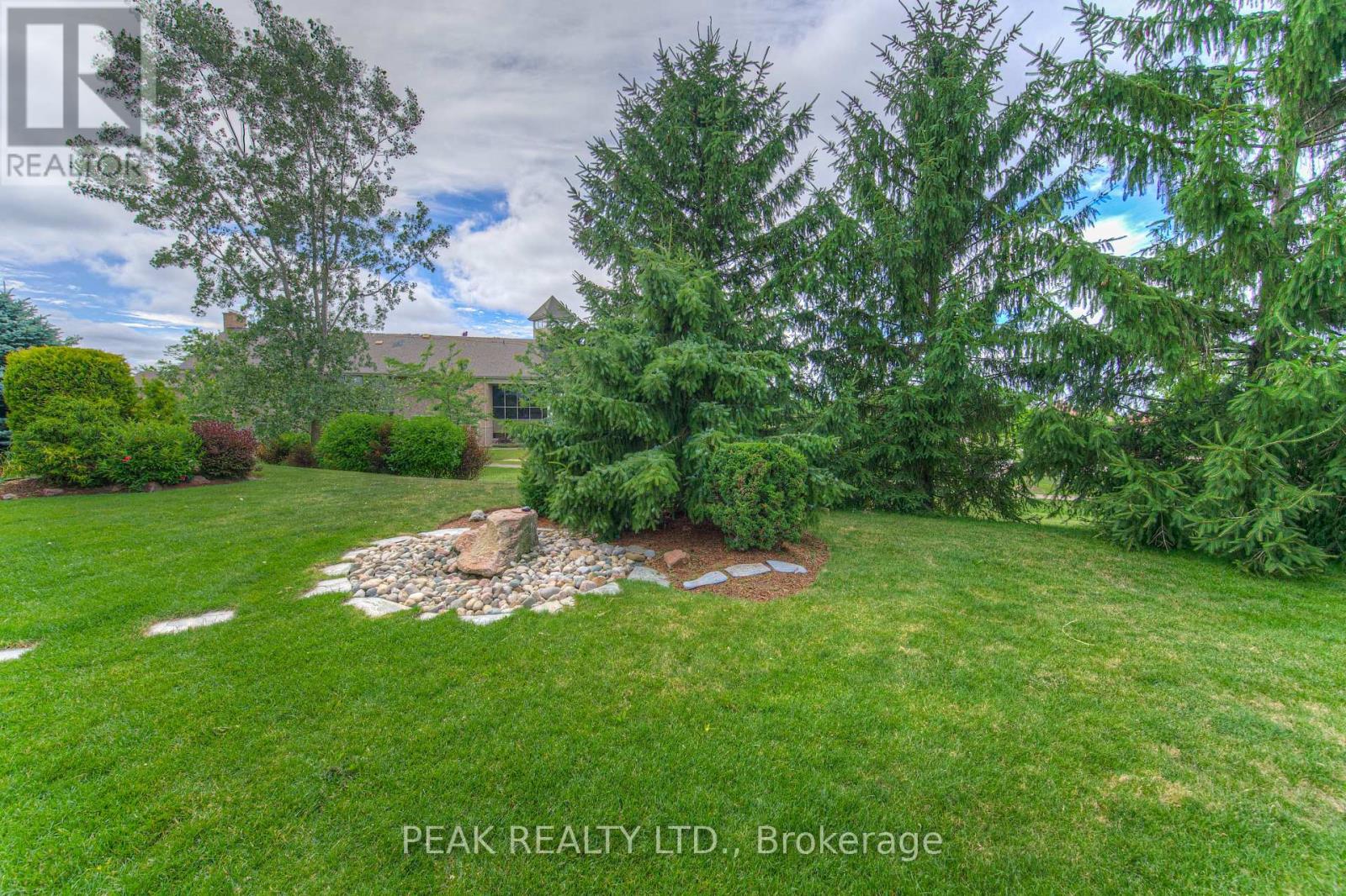 Photo 46 of 22 Orchard Way, Wilmot ON