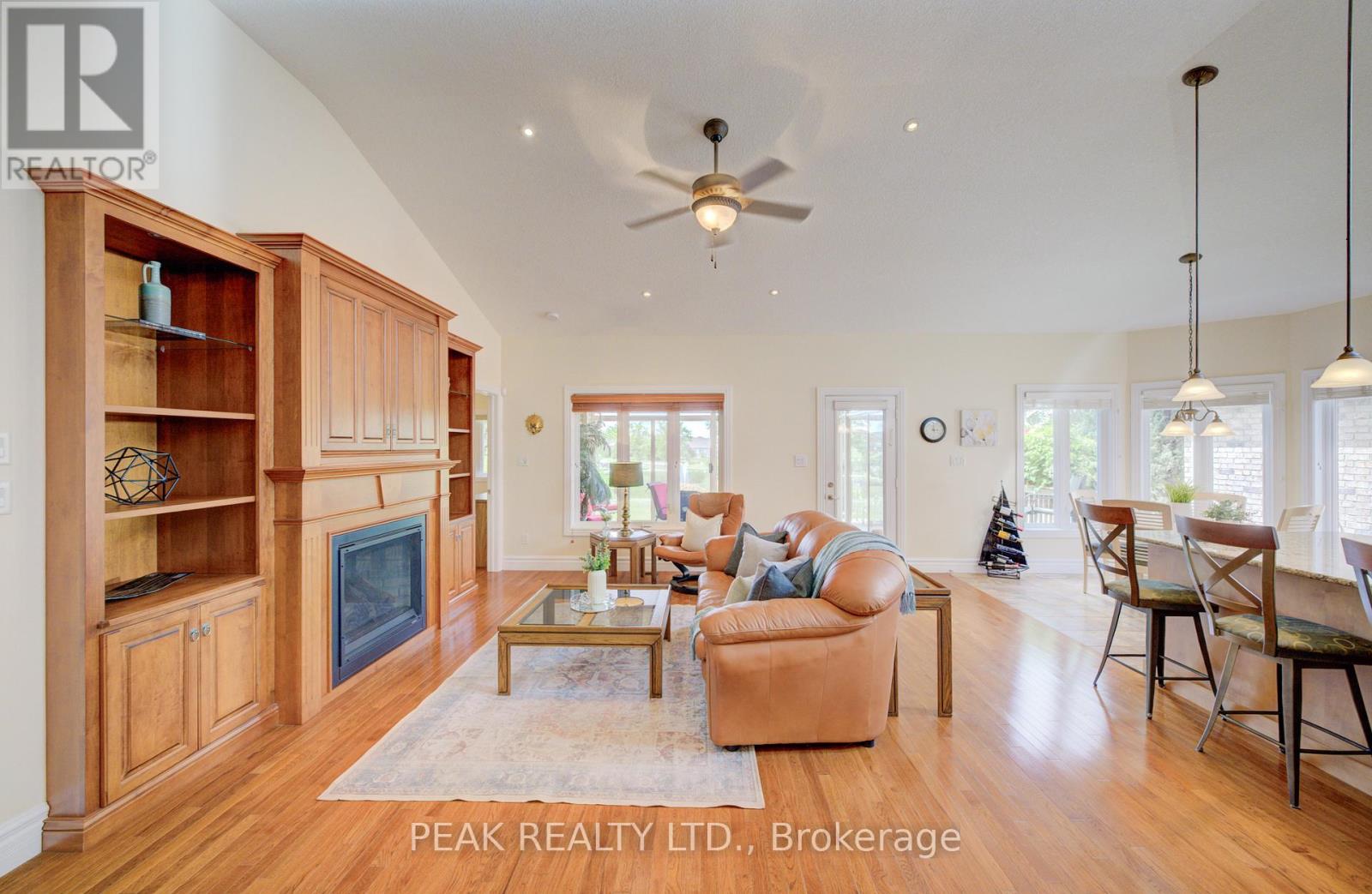 Photo 6 of 22 Orchard Way, Wilmot ON