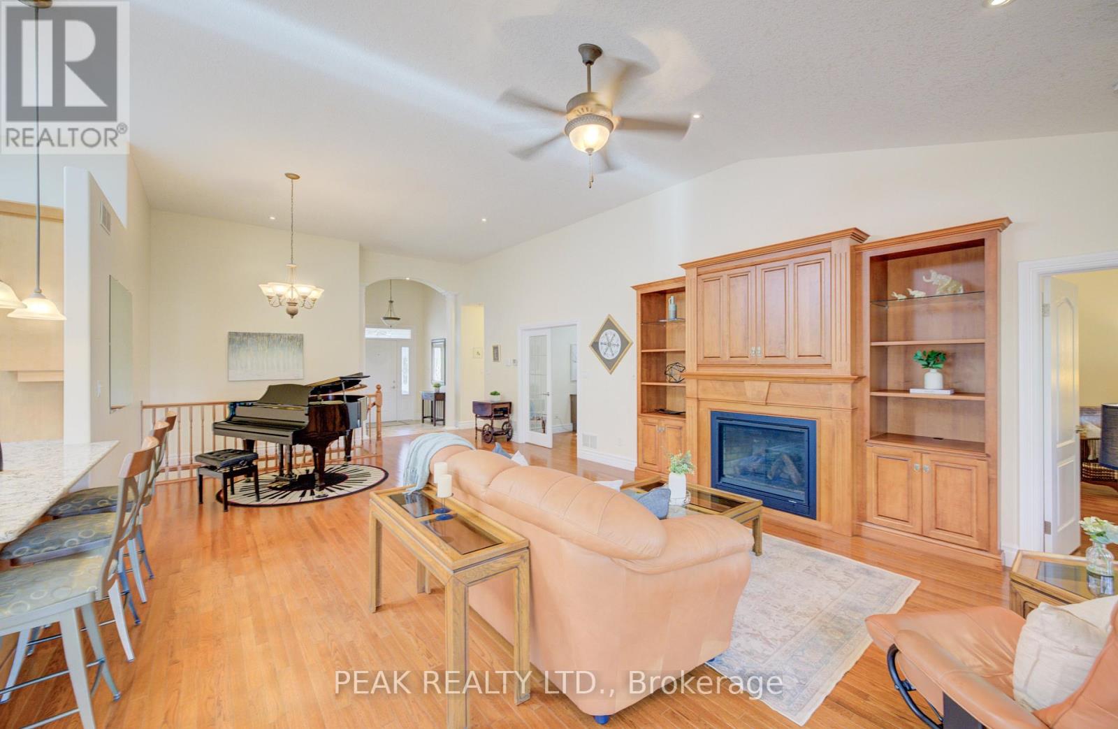 Photo 8 of 22 Orchard Way, Wilmot ON