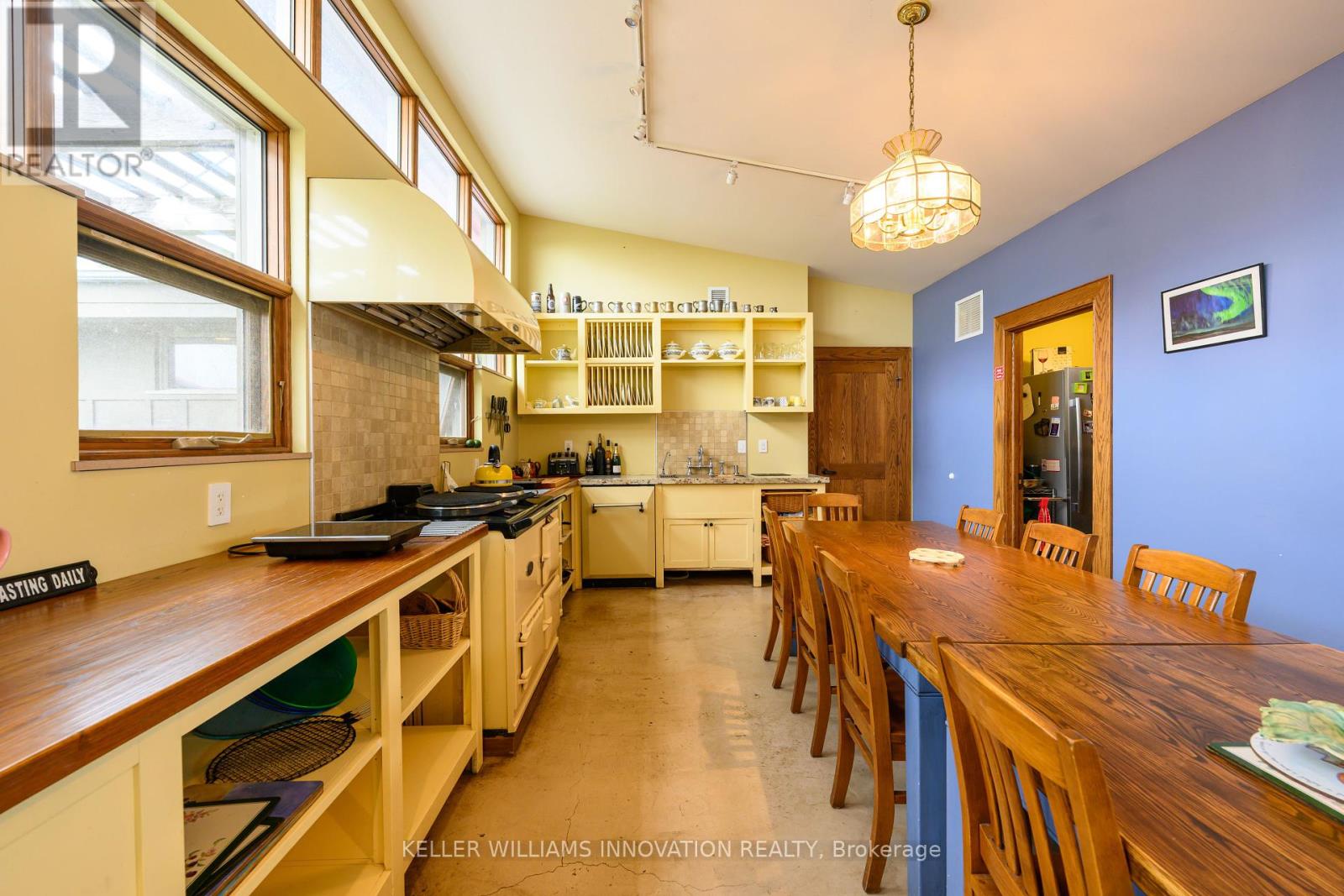 Photo 8 of 3749 Walker Road, Lincoln ON