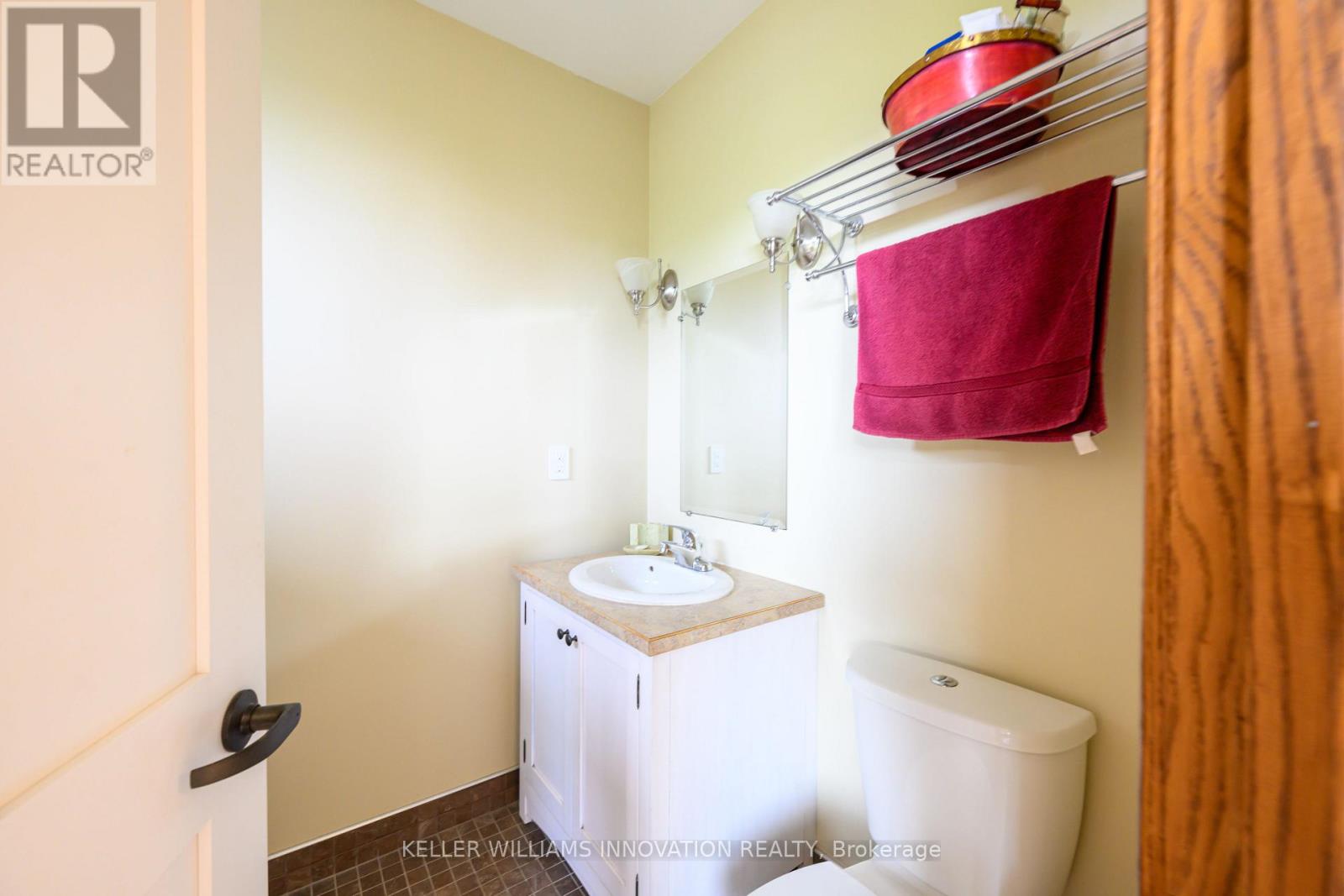 Photo 12 of 3749 Walker Road, Lincoln ON