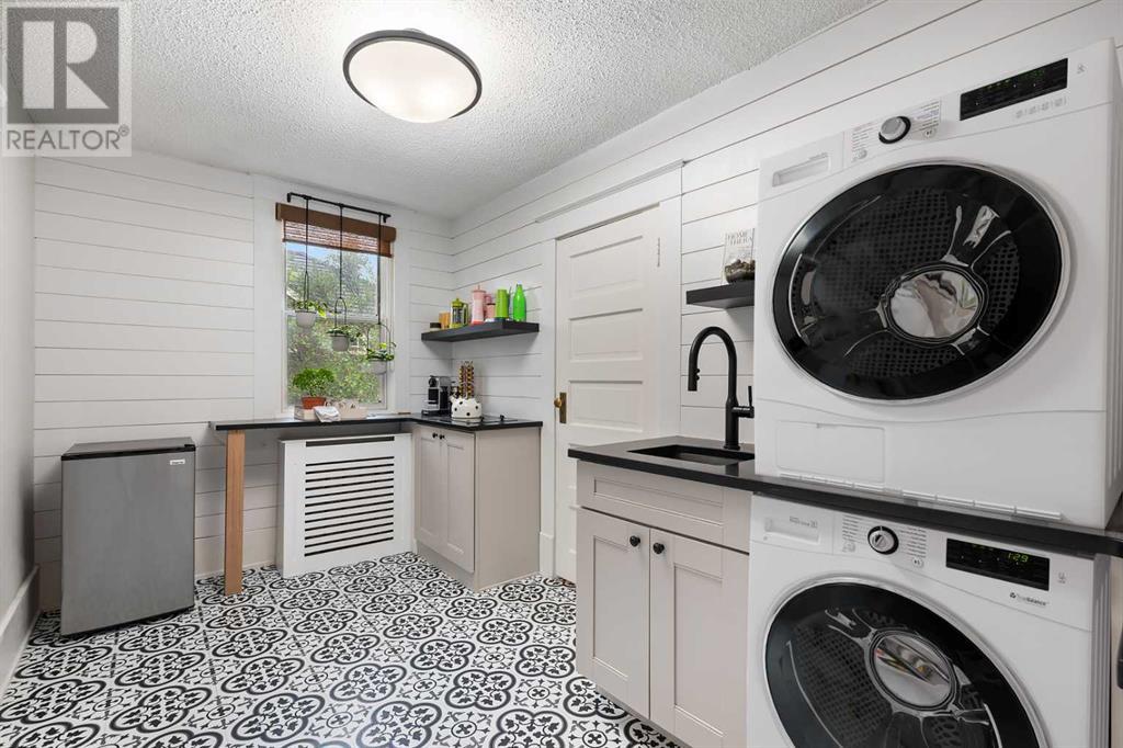 603 Hillcrest Avenue SW, Calgary, Alberta
