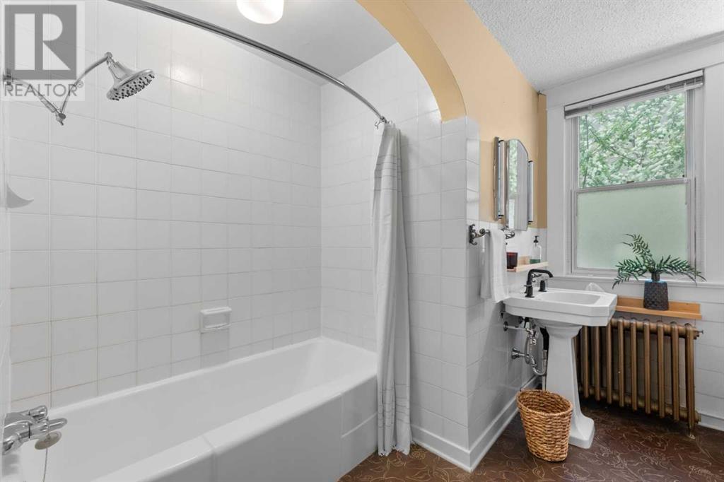Single Family House for Sale in  Hillcrest Avenue SW Elbow Park Calgary 