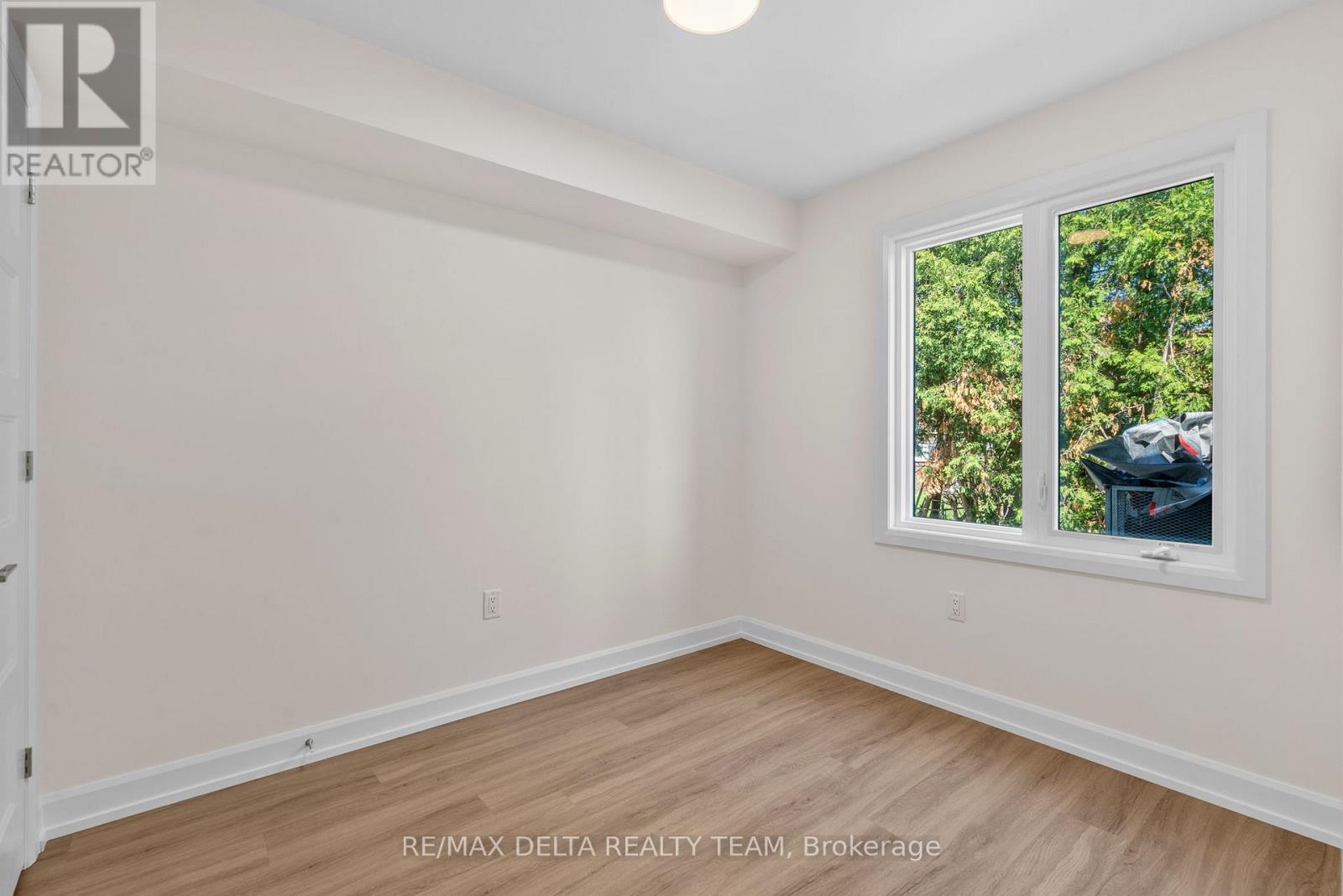 Photo 13 of C 77 Granton Avenue, Ottawa ON