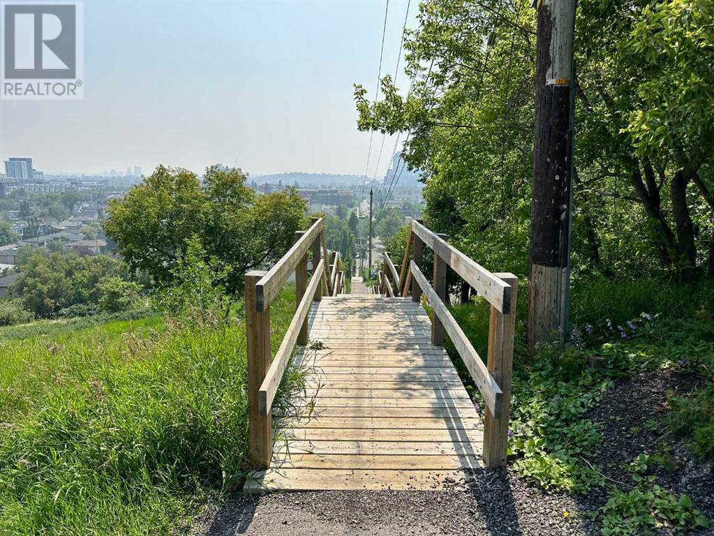 424 14 Avenue NE, Calgary, Alberta
