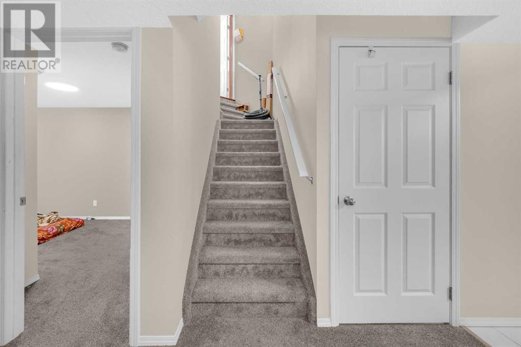 Single Family House for Sale in  Coral Reef Close NE Coral Springs Calgary 