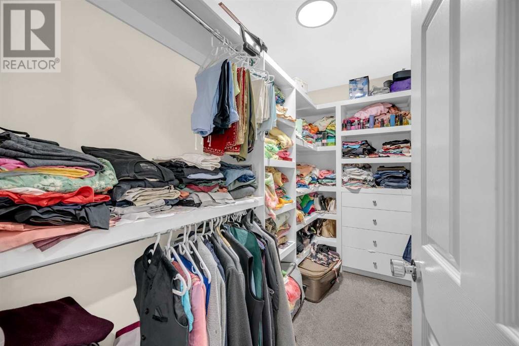 Single Family House for Sale in  Coral Reef Close NE Coral Springs Calgary 