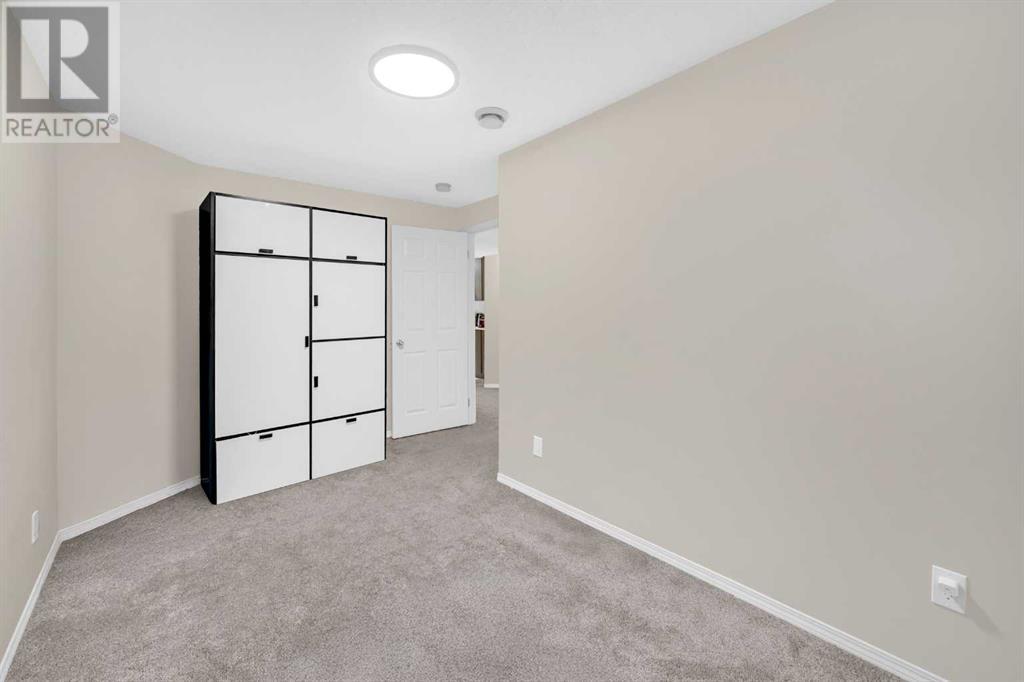 Single Family House for Sale in  Coral Reef Close NE Coral Springs Calgary 