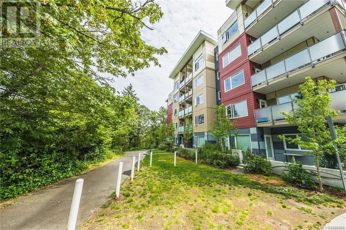 #514 20 Barsby Ave - 17