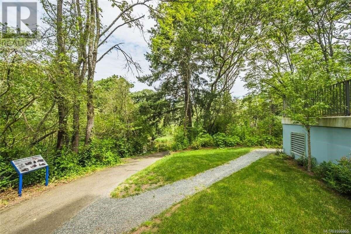 Photo 16 of 514 20 Barsby Ave, Nanaimo BC