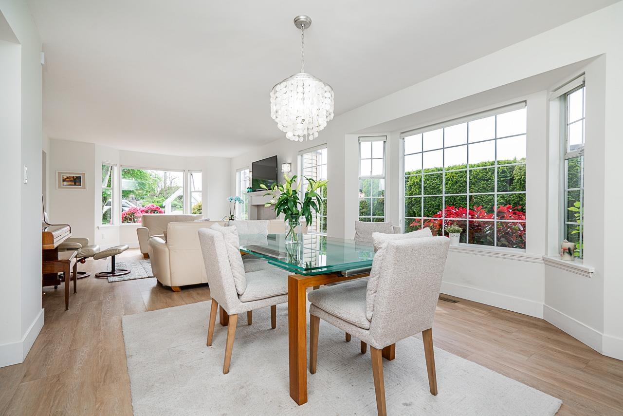 Photo 10 of 15549 Victoria Avenue, White Rock BC