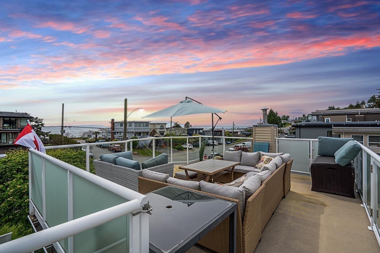 Photo 30 of 15549 Victoria Avenue, White Rock BC