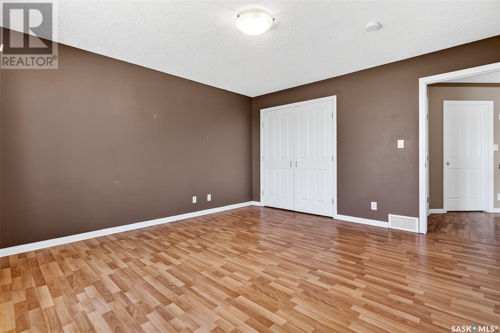 Photo 35 of 455 16th Avenue Nw, Moose Jaw SK