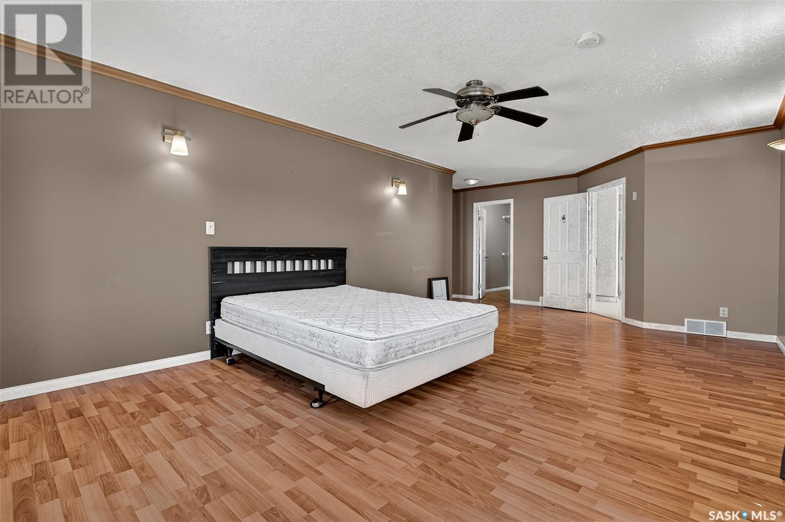 Photo 37 of 455 16th Avenue Nw, Moose Jaw SK