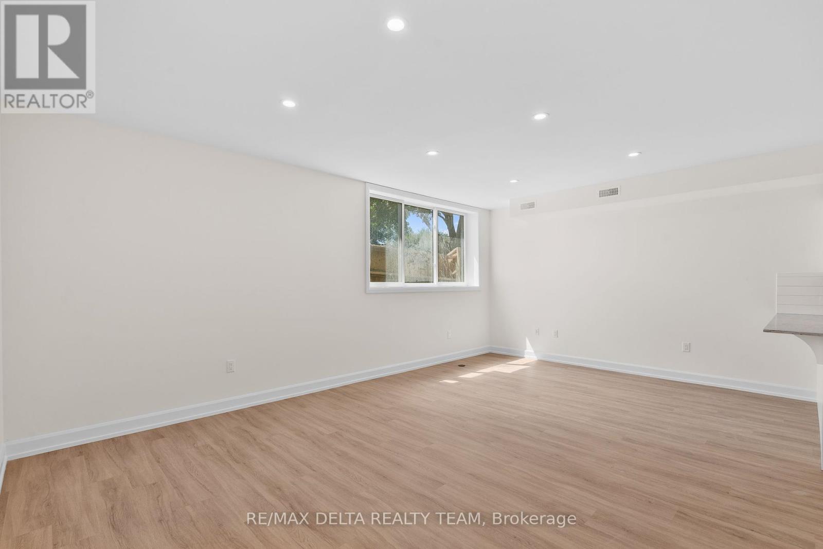 Photo 1 of E 77 Granton Avenue, Ottawa ON