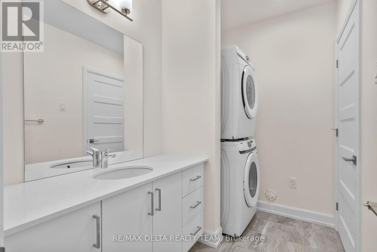 Photo 11 of E 77 Granton Avenue, Ottawa ON