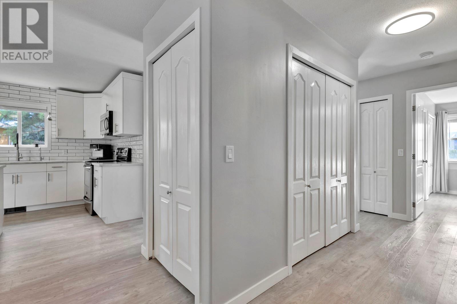 6 2210 Louie Drive, Westbank