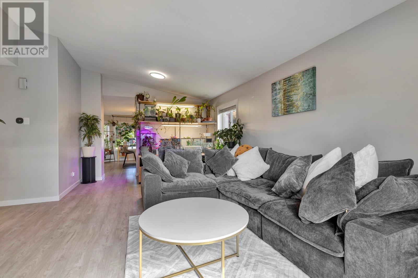 6 2210 Louie Drive, Westbank