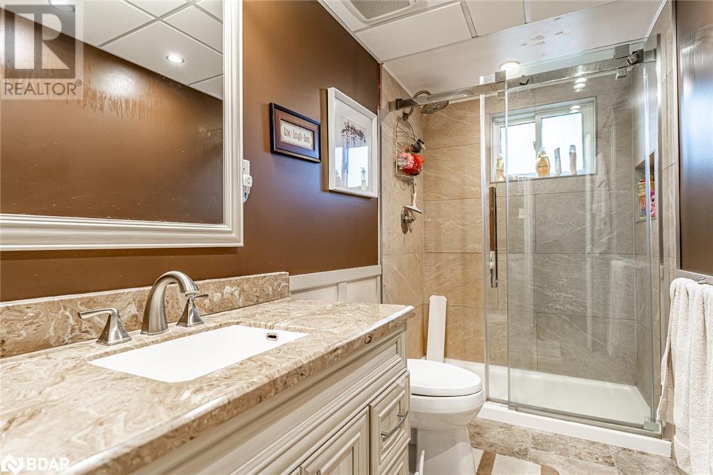 Photo 6 of 215 Phillips Street, Barrie ON