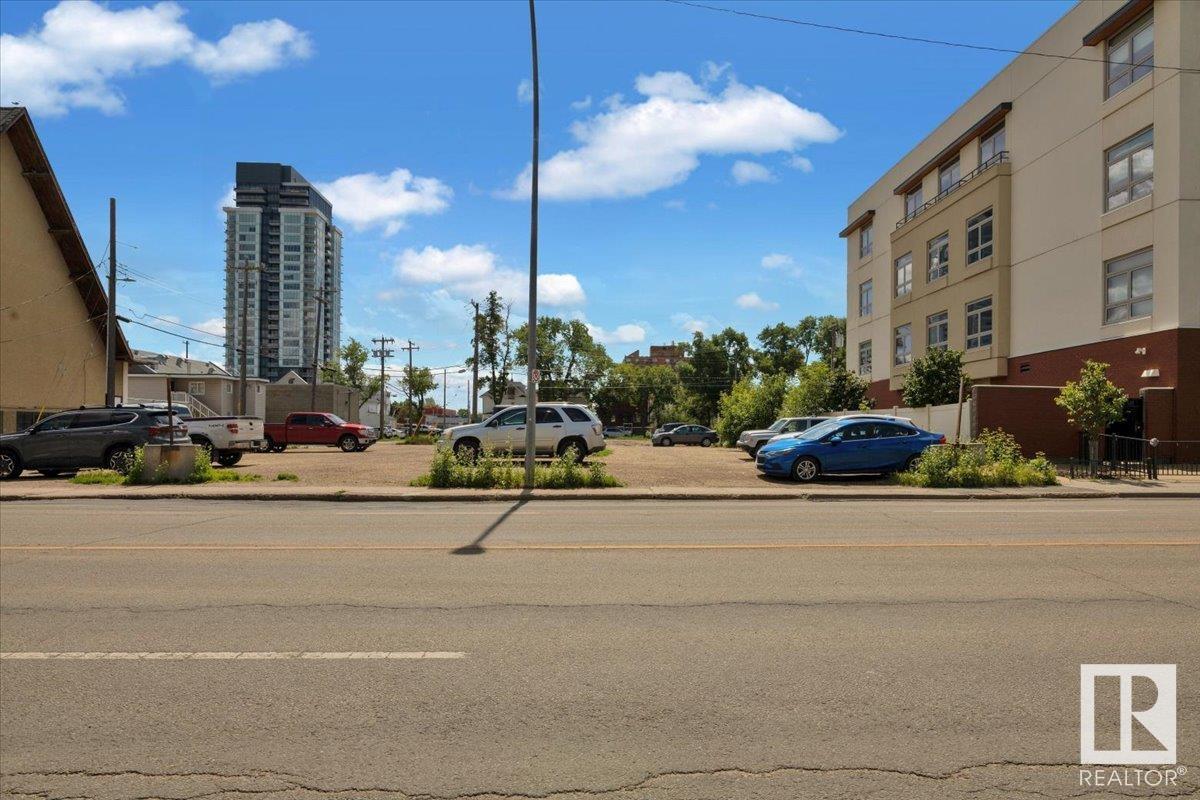 Photo 13 of 9515 103 A Av Nw, Edmonton AB