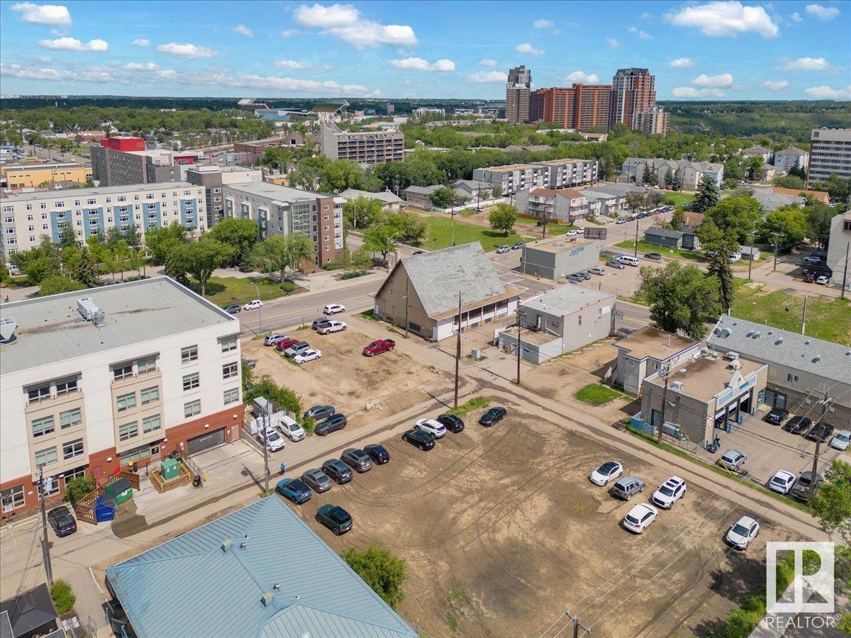 Photo 15 of 9515 103 A Av Nw, Edmonton AB