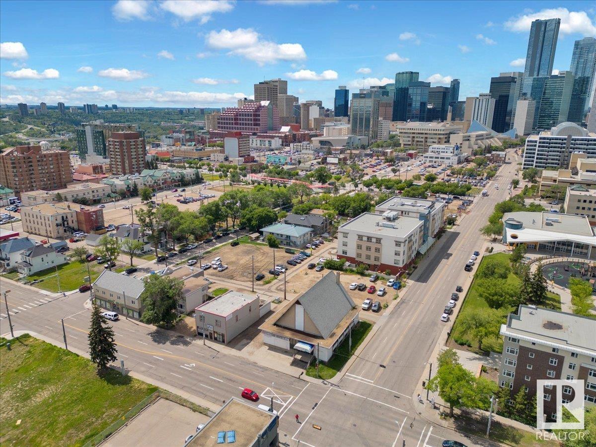 Photo 11 of 9515 103 A Av Nw, Edmonton AB