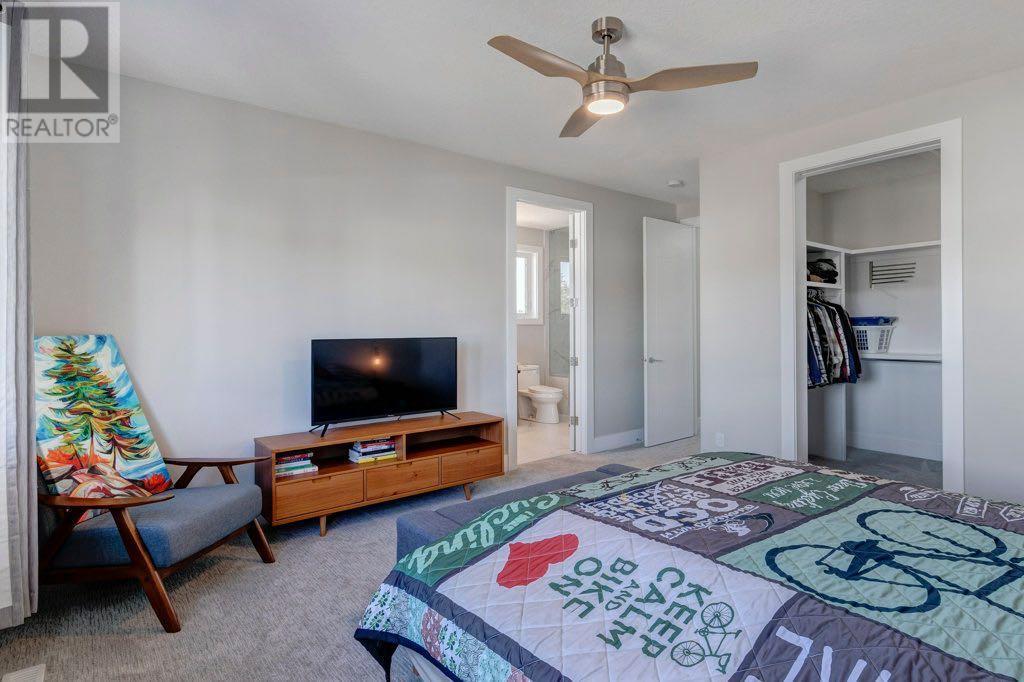4654 84 Street NW, Calgary, Alberta