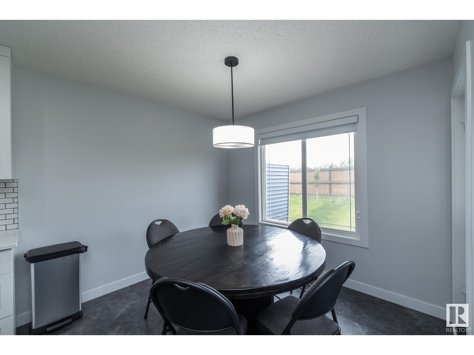 Photo 16 of 5117 Lark Cr Nw, Edmonton AB