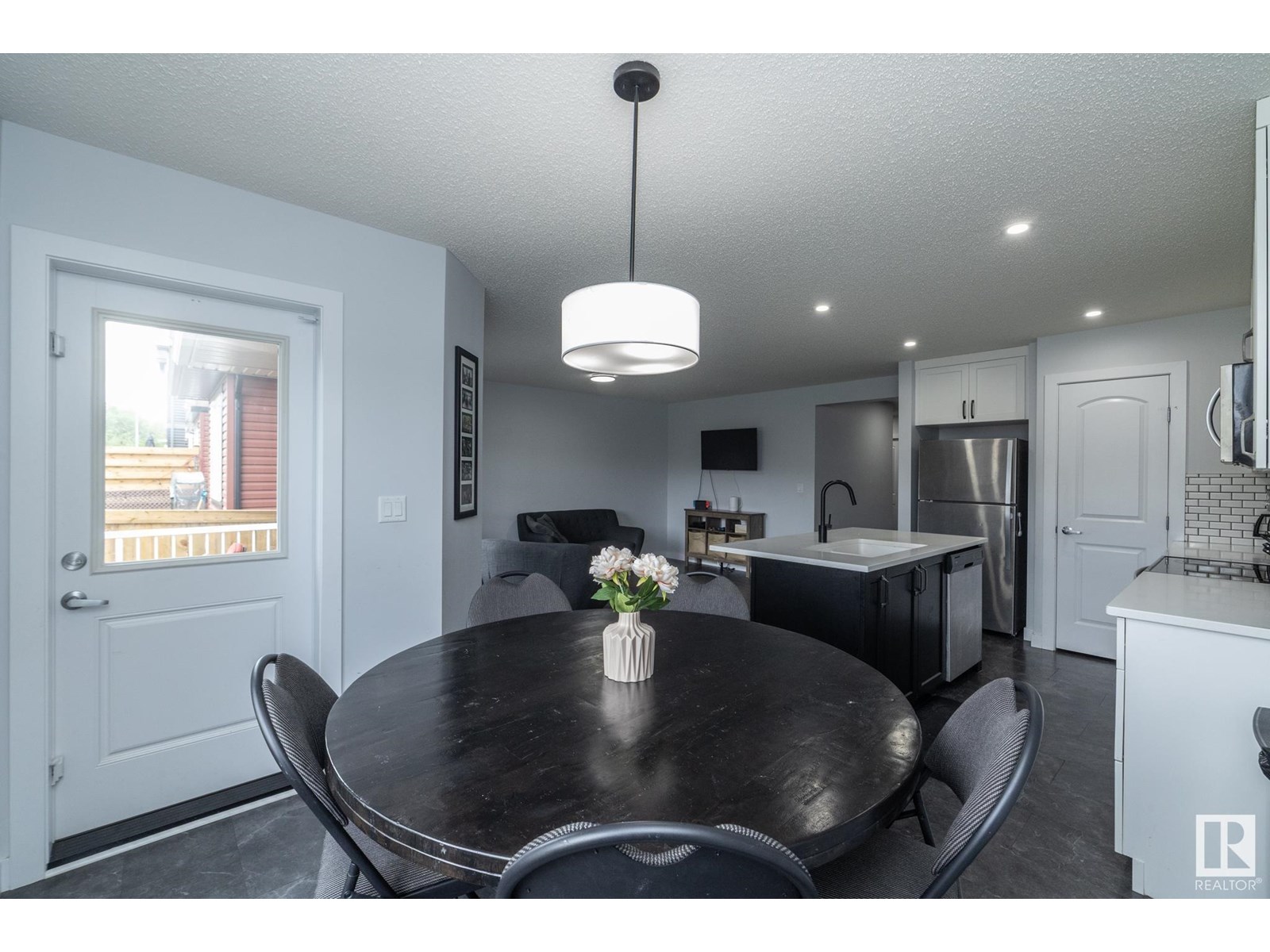 Photo 17 of 5117 Lark Cr Nw, Edmonton AB