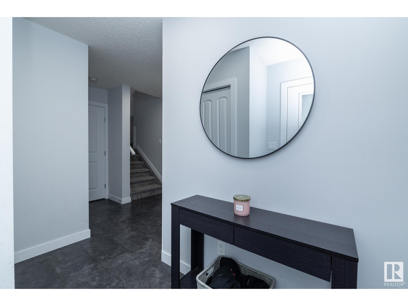 Photo 3 of 5117 Lark Cr Nw, Edmonton AB