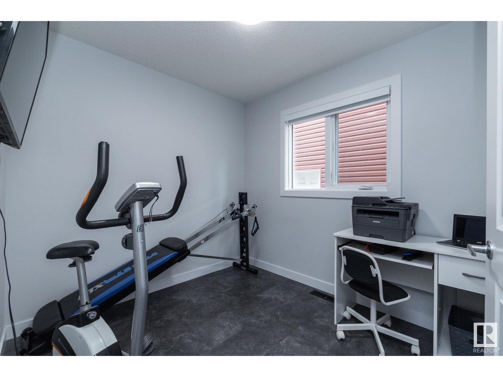 Photo 5 of 5117 Lark Cr Nw, Edmonton AB