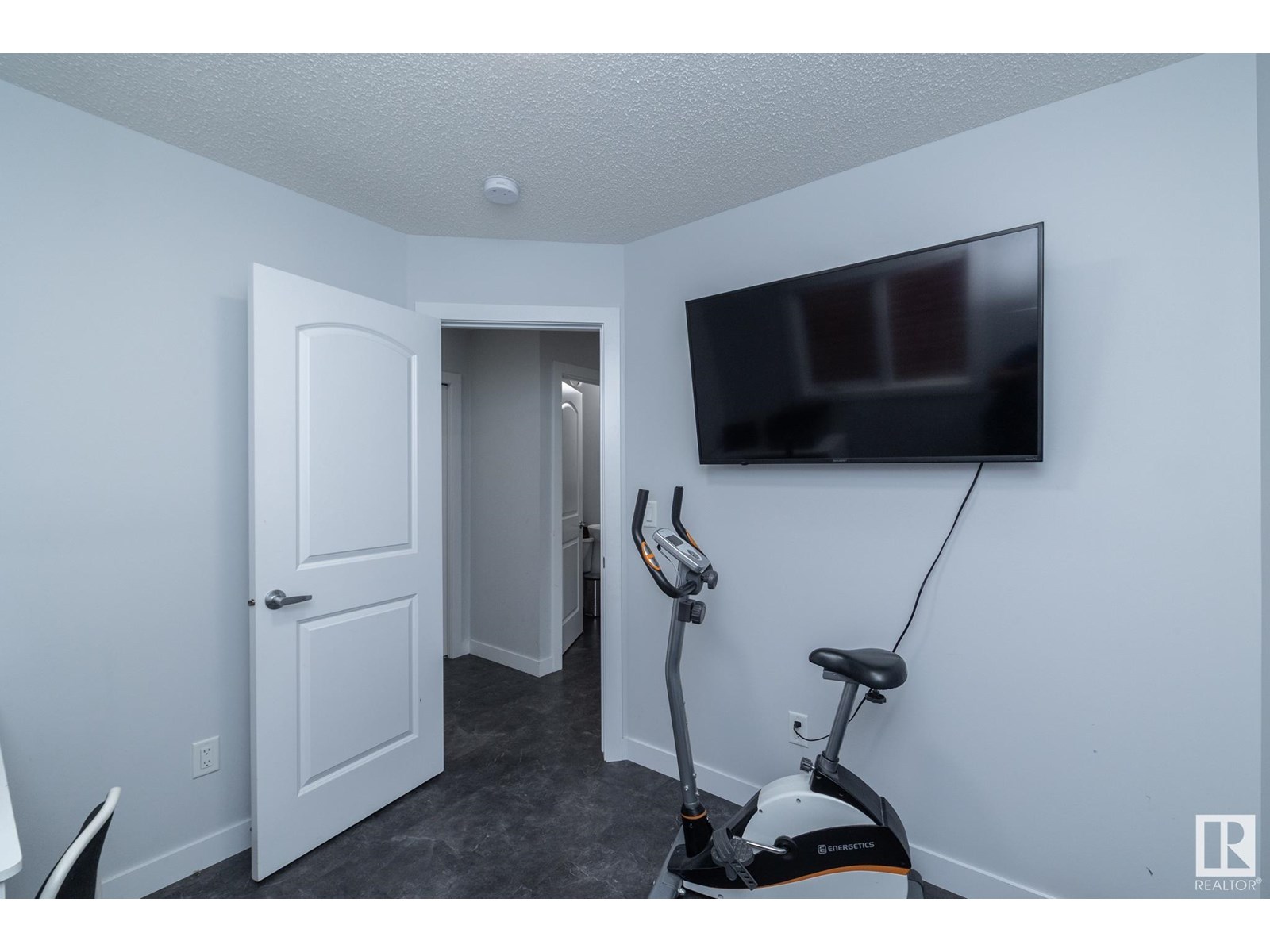 Photo 6 of 5117 Lark Cr Nw, Edmonton AB