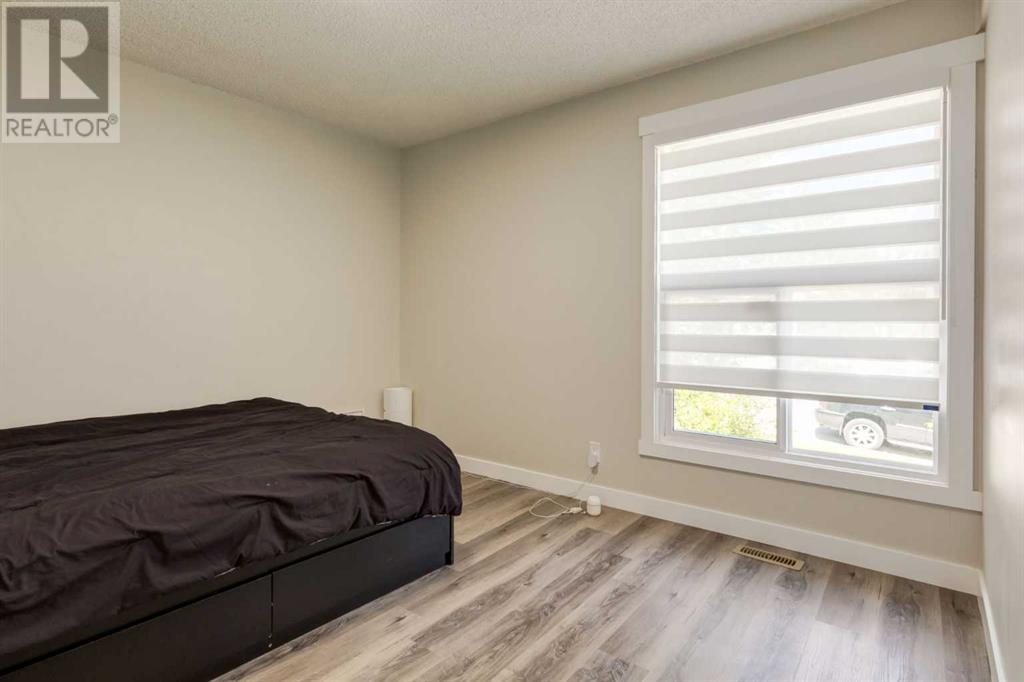 Single Family House Bi-level for Sale in  Avonburn Road SE Acadia Calgary 