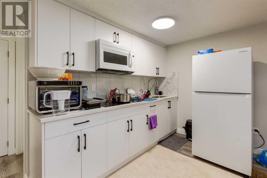 Single Family House Bi-level for Sale in  Avonburn Road SE Acadia Calgary 