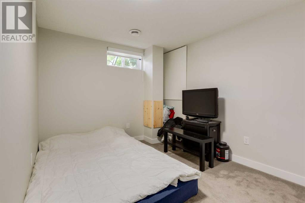 Single Family House Bi-level for Sale in  Avonburn Road SE Acadia Calgary 