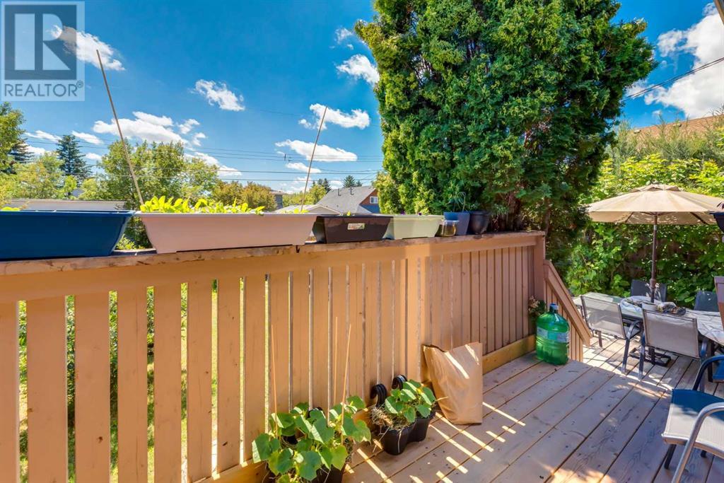 Single Family House Bi-level for Sale in  Avonburn Road SE Acadia Calgary 