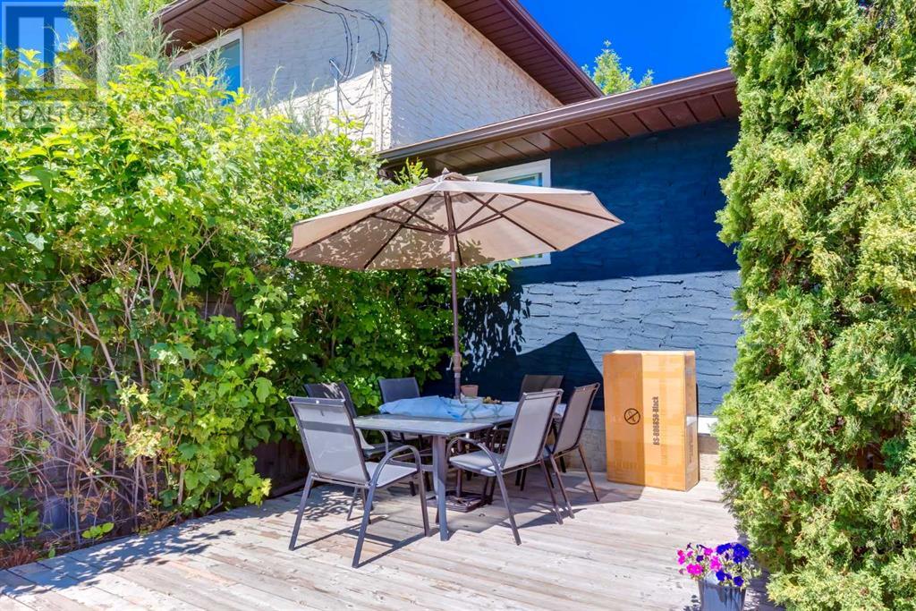 Single Family House Bi-level for Sale in  Avonburn Road SE Acadia Calgary 