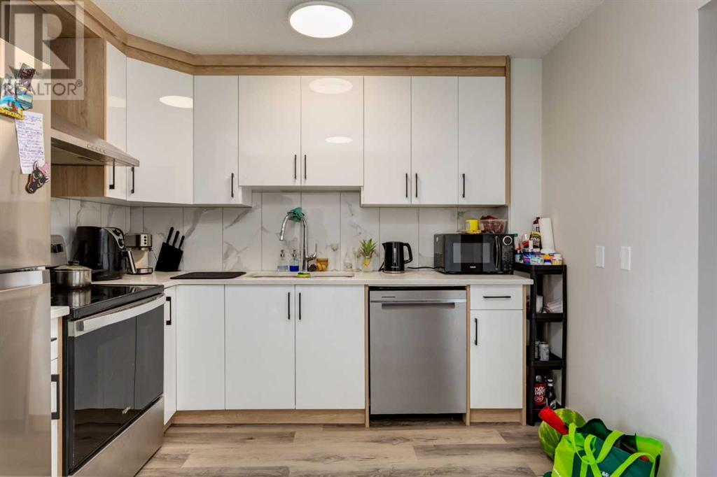 Single Family House Bi-level for Sale in  Avonburn Road SE Acadia Calgary 