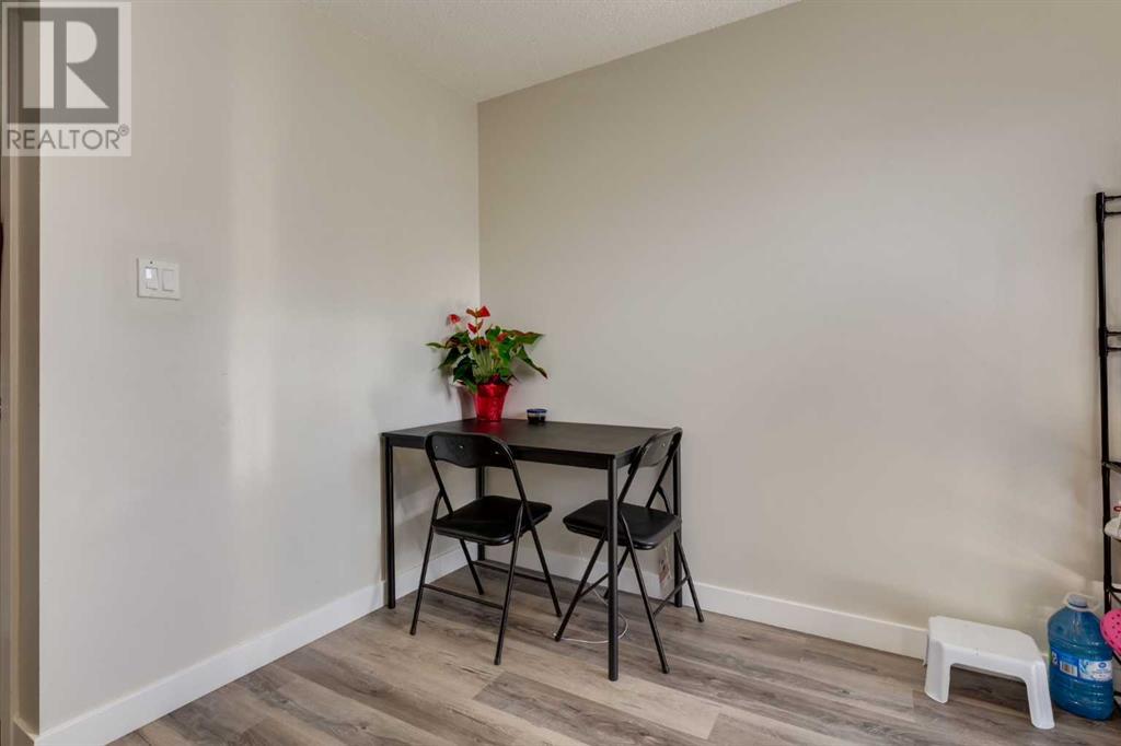Single Family House Bi-level for Sale in  Avonburn Road SE Acadia Calgary 