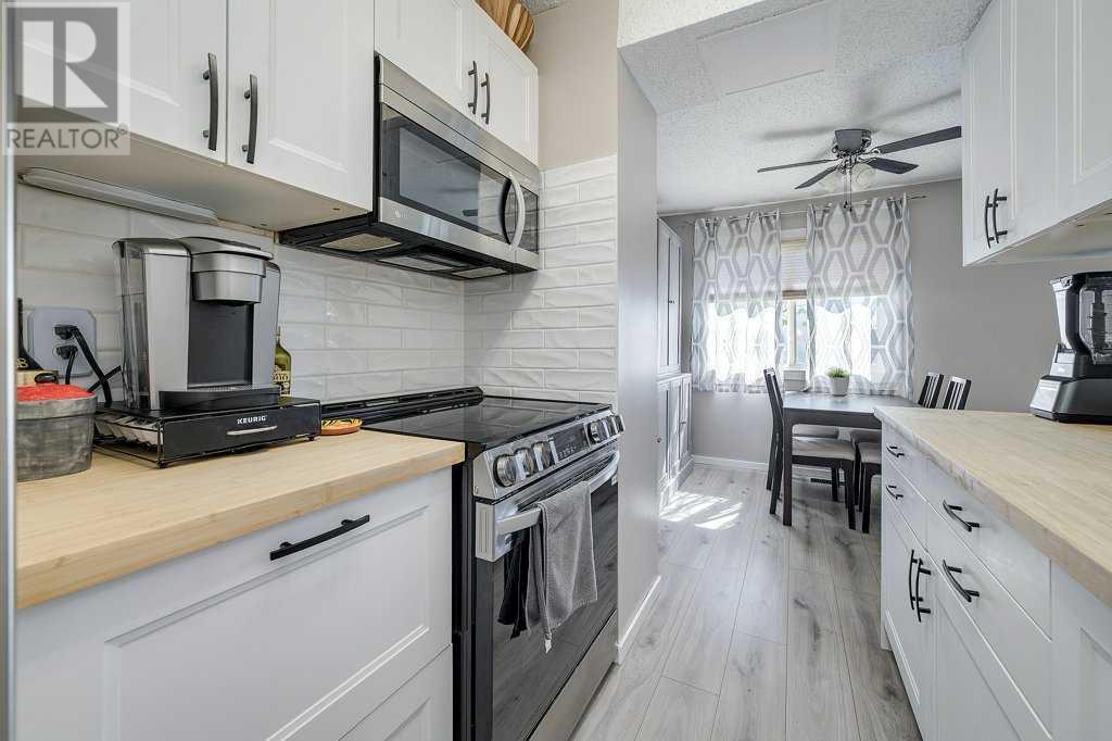 Single Family House for Sale in   Gray Drive Glendale Red Deer 