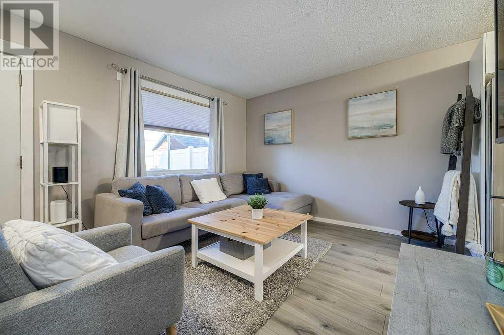 Single Family House for Sale in   Gray Drive Glendale Red Deer 
