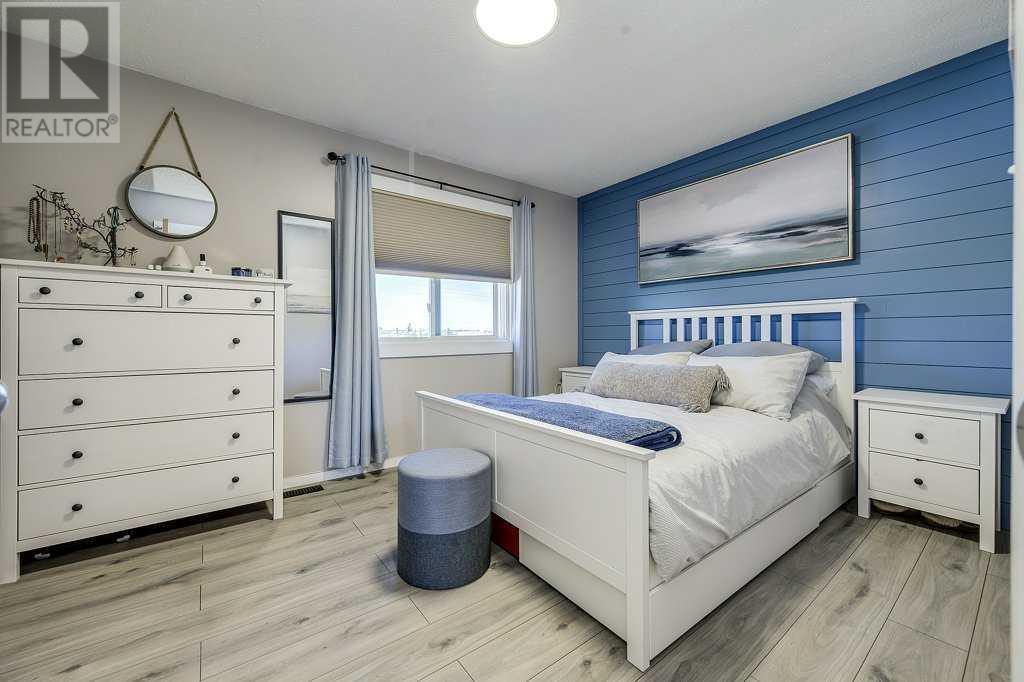 Single Family House for Sale in   Gray Drive Glendale Red Deer 