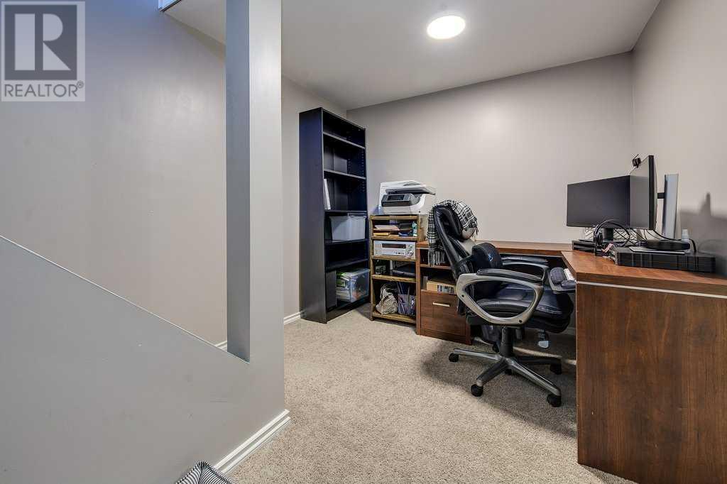 Single Family House for Sale in   Gray Drive Glendale Red Deer 