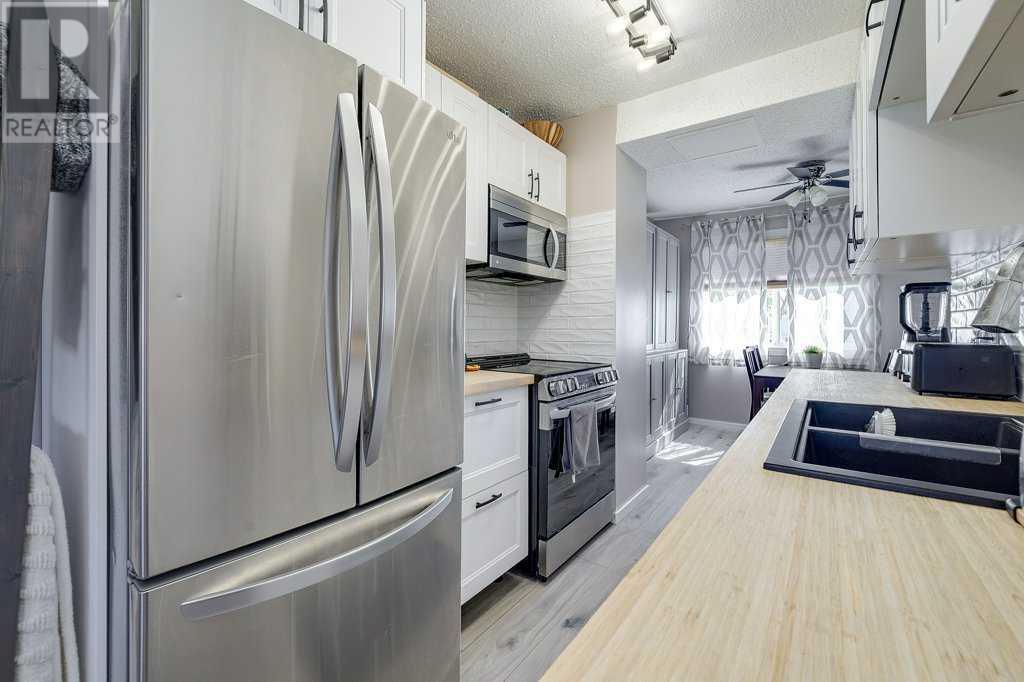 Single Family House for Sale in   Gray Drive Glendale Red Deer 
