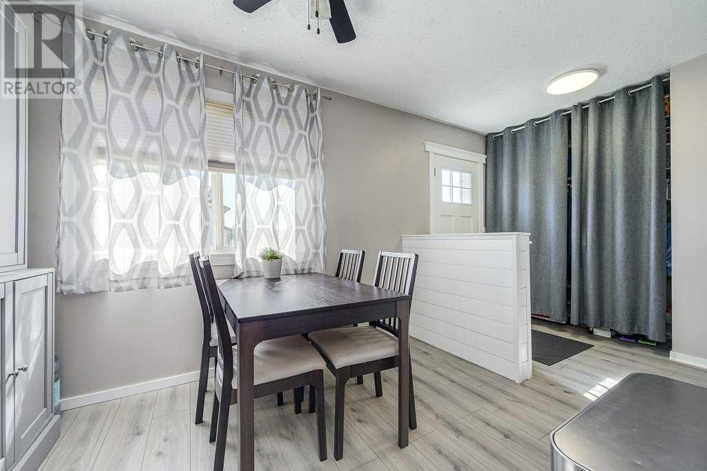 Single Family House for Sale in   Gray Drive Glendale Red Deer 