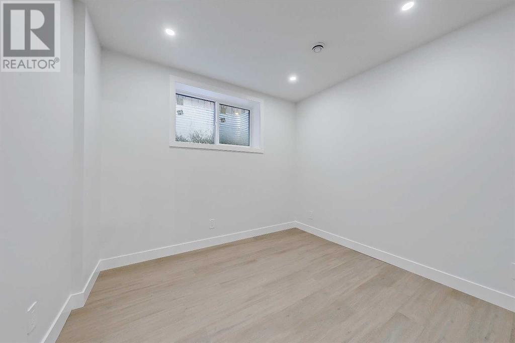 Single Family House for Sale in   Avenue NE Tuxedo Park Calgary 