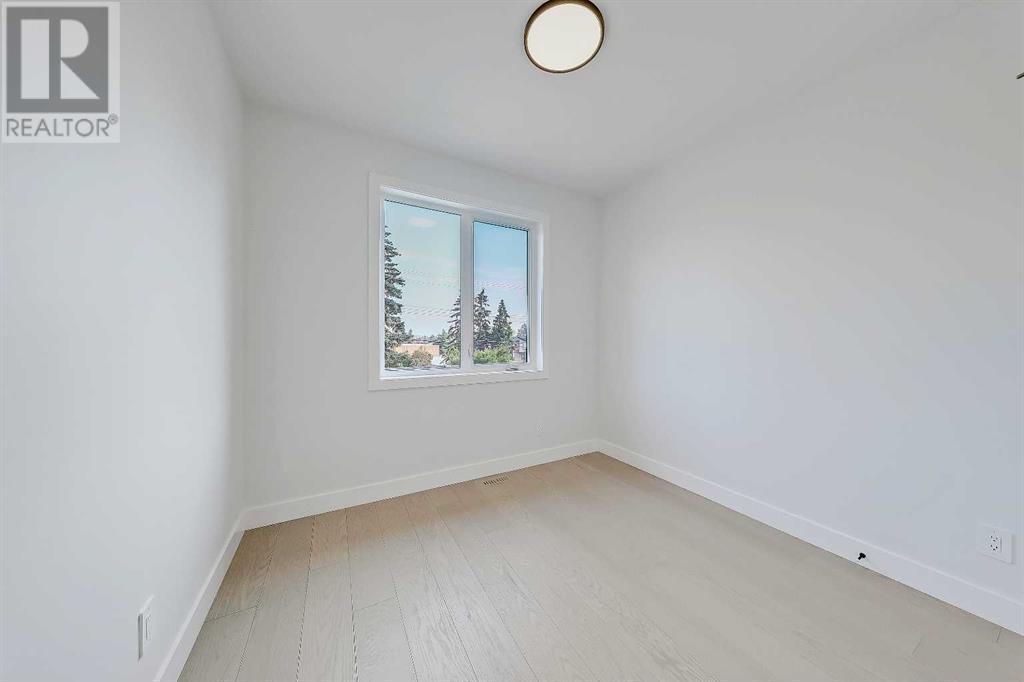 Single Family House for Sale in   Avenue NE Tuxedo Park Calgary 